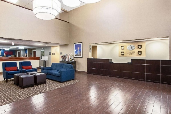 Comfort Suites Airport Alcoa image 4