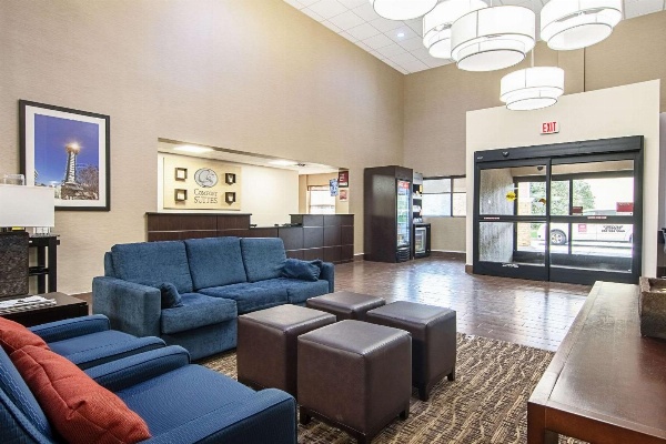 Comfort Suites Airport Alcoa image 6